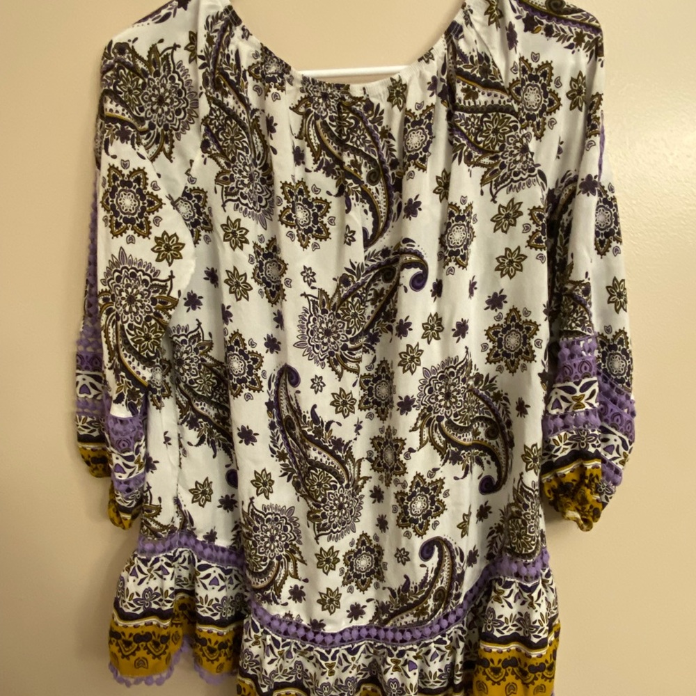 Woman’s floral blouse size small fever 3/4 sleeve lace detail summer top cute